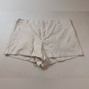 Elle women’s floral shorts white size 16, 100% cotton (bin V)